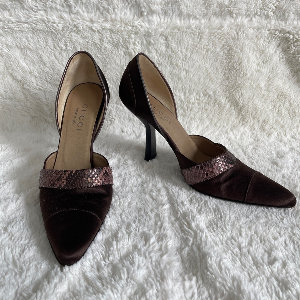 GUCCI Elegant Satin High Heel Pumps with snake skin trimmings